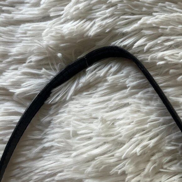 Vintage Y2K Guess Black Embossed Shoulder Bag – Lizard Texture, Silver Hardware - Picture 3 of 4